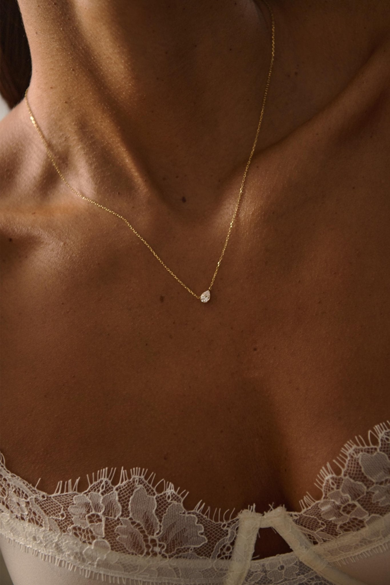 VALE NECKLACE